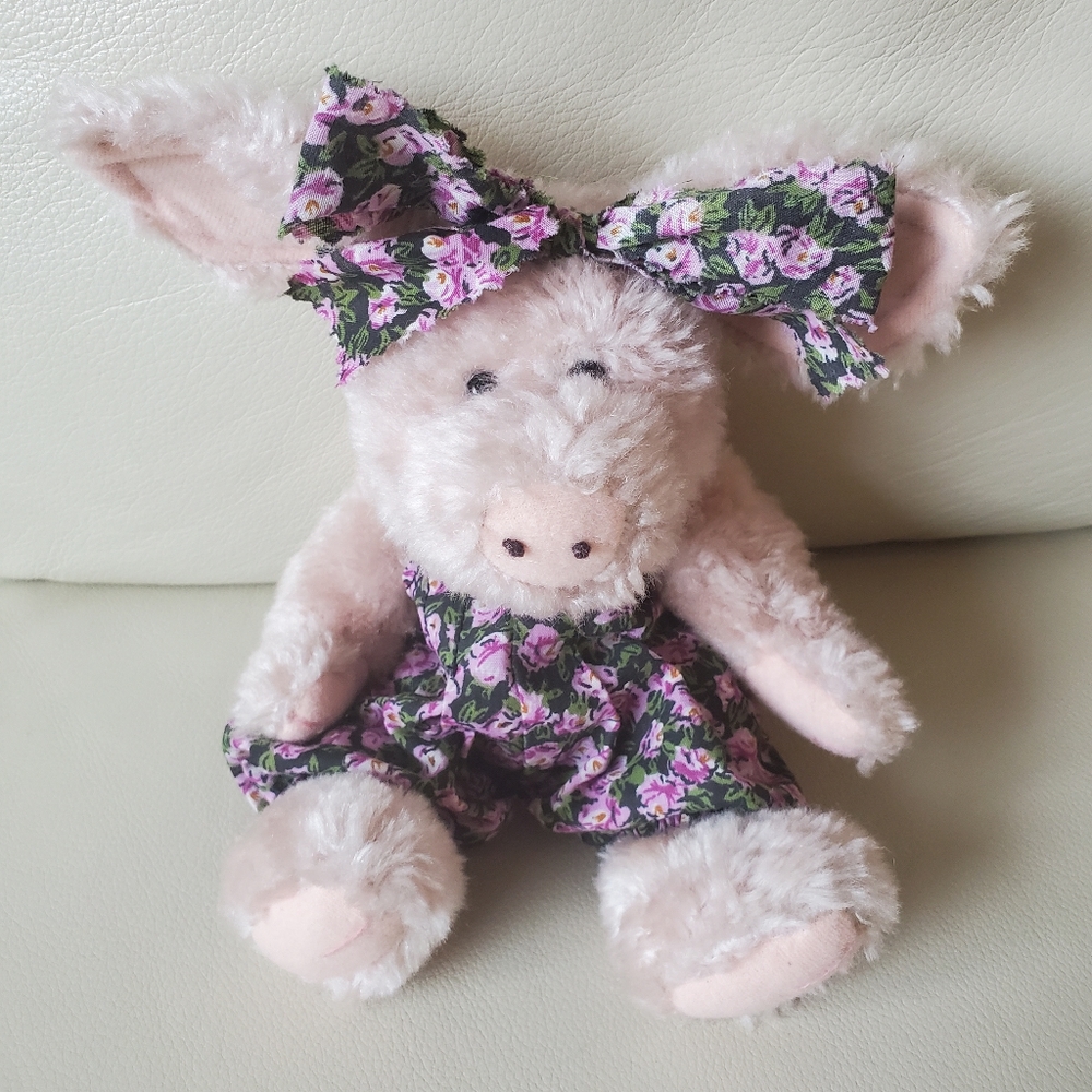 Vintage The Boyds Collection Pig in flower outfit